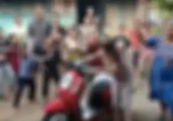 Beli Motor Baru, Pemilik Kasih Saweran Bikin Senang Satu Kampung