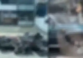 Sumedang Geger Motor Hancur Ditabrak Toyota Land Cruiser, 2 Orang Luka Parah
