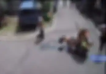 Video Tukang Bakso Pakai Motor Pura-Pura Jatuh, Diduga Modus Biar Dibantu dan Dapat Uang