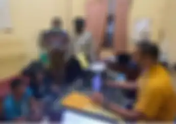 Salut, Polisi Gagalkan Aksi Jambret, Tabrakkan Motor ke Penjambret Sampai Terkapar