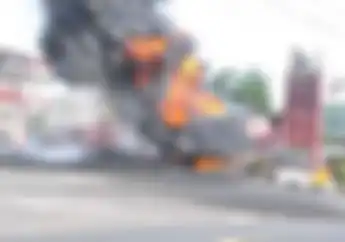 Pemotor Penasaran, Beneran Nih Main HP di SPBU Bisa Bikin Kebakaran?