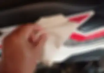Ngelap Motor Kehujanan, Hindari Kain Lap Jenis Ini Bikin Bodi Baret