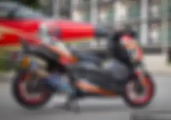 Modifikasi Yamaha XMAX Pakai Livery Helm Arai Bertabur Aksesoris Sultan