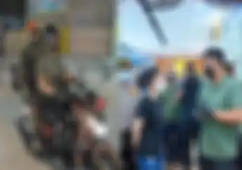 Kasus Covid-19 Melonjak, Wali Kota Medan Keliling Pakai Motor Sosialisasi Prokes ke Warga