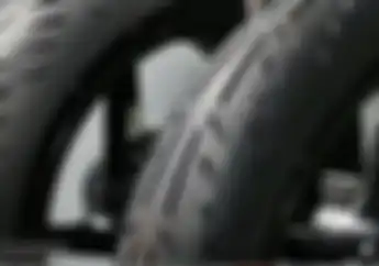 Ganti Merek dan Size Ban Motor Tapi Gak Sesuaikan Tekanan Angin, Ini Efek Buruknya