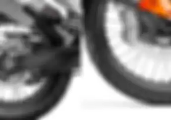 Motor Harga Rp 400 Juta Rupiah Masih Pakai Ban Dalam, Ini Alasannya