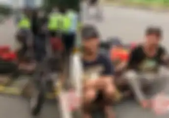 Video Vespa Brekele Kehabisan Bensin Ditolong Polisi, Tapi Barang Ini Disita