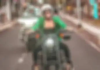 Potret Wika Salim Bareng Motor Gede, Selalu Tampil Cantik dan Mempesona