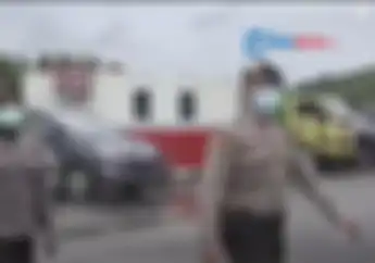 Video Polisi dan TNI Les Bahasa Inggris Jelang MotoGP Indonesia 2022 di Sirkuit Mandalika