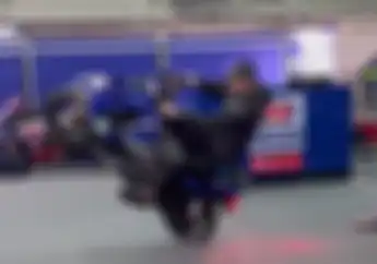 Dasar Juara Dunia WSBK 2021 Hobi Wheelie Sampai Ke Dalam Paddock