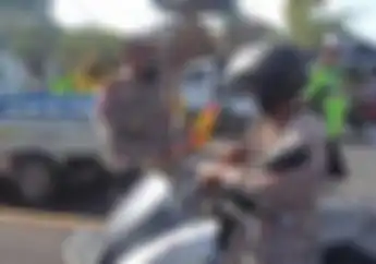 Pemotor yang Tertib Berlalu Lintas di Bali Dapat Minyak Goreng Gratis