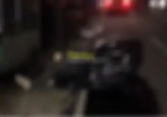 Video Bule Naik Yamaha XMAX Tabrak Gerobak di Setiabudi Hingga Terkapar, Diduga Karena Mabuk