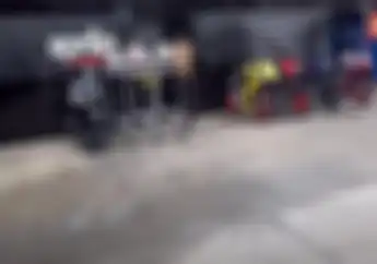 Video Adu Motor Paddock di MotoGP Mandalika 2022, Kerenan Mana Nih?