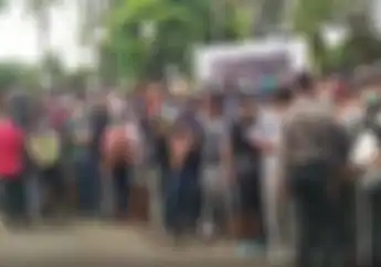 Video Penonton MotoGP Mandalika 2022 Membludak, Panik Enggak Dapat Bus ke Sirkuit Mandalika