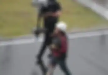 Video Pawang Hujan MotoGP Mandalika 2022 Kasih Penjelasan Soal Alasan Hujan Sampai Petir Menyambar
