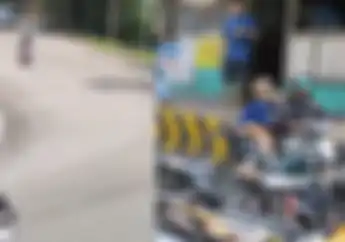 Rem Blong di Sitinjau Lauik, Pemotor Tabrak Separator dan Nyaris Masuk Jurang