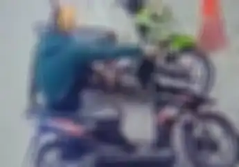 Aksi Pencuri Motor Ojol, Kunci Stang Patah Cuma Modal Tendangan Sakit