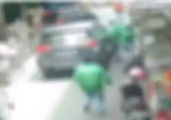 Video Driver Ojol Ngamuk Hajar Sopir Mobil di Medan, Para Pelaku Diburu Polisi