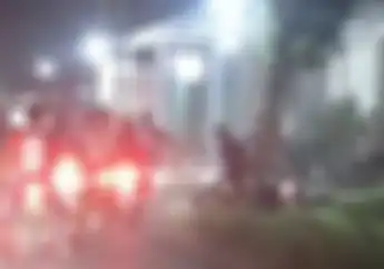 Video Gerombolan Geng Motor Berulah di Jombang, Motor Milik Warga Jadi Korban
