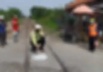 Sudah Diteriaki Tetap Melaju Andhika Kehilangan Nyawa Terseret Kereta Api di Sidoarjo