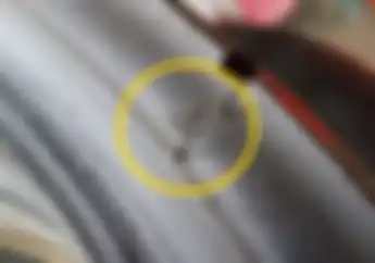 Kalau Mau Selamat Sebelum Naik Motor Lihat Dulu Tanda Segitiga Ini di Ban Penting untuk Safety