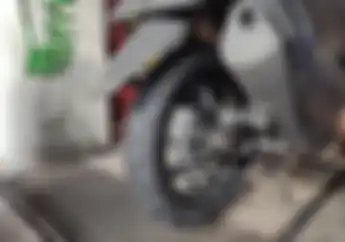 Hayo Kenapa Ban Motor Belakang Lebih Besar Dari Ban Depan? Nih Simak Alasannya