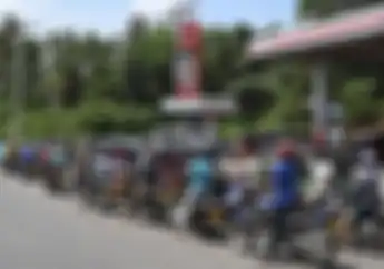 Kacau, Harga BBM Naik Sampai 10 Kali Lipat Akibat Negara Bangkrut Karena Gagal Bayar Utang