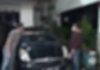 Mobil Toyota Yaris Dirusak Gerombolan Pemotor di Pondok Aren, Begini Kronologinya
