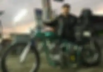 Wow, Bikers Ini Mudik Lebaran Pakai Motor Custom Chopper, Kalcer Banget Nih!