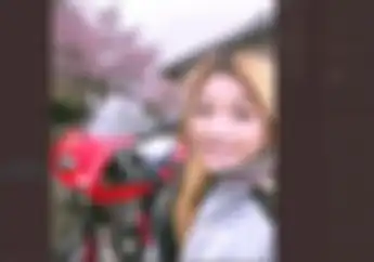 Dijuluki Dewi Motor, Wajah Azusagakuyuki Bikin Fans Syok, Satu Negara Kena Tipu