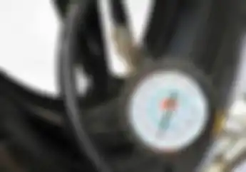 Ban Motor Tubeless Diisi Angin Campur Nitrogen Punya Efek Negatif? Simak Penjelasannya