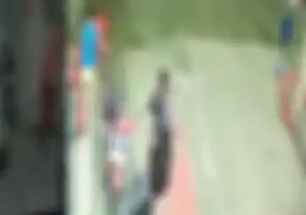 Biadab Abang Jago Pukul dan Tendang Petugas SPBU Hingga Roboh Terjungkal dan Guling-guling di Aspal
