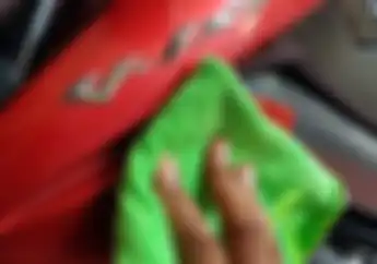 Tiga Kain Lap yang Musti Dimiliki Bikers Jika Hobi Cuci Motor atau Poles Bodi Motor