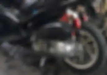 Tren Modifikasi Yamaha Aerox Pakai Pelek Honda Vario 150, Begini Triknya