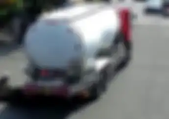 Pemotor Ketakutan Truk Tangki Nyaris Renggut Nyawa Kakak Beradik di Tuban, Kondisi Motor Honda BeAT Remuk