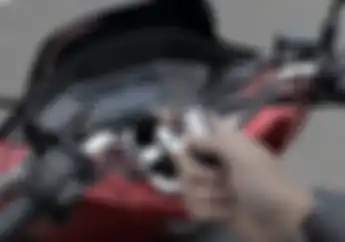 Sering Dilakukan Bikers, Ternyata Kebiasaan Ini Bisa Bikin Aki Motor Keyless Cepat Tekor