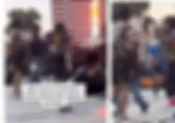 Totalitas Driver Ojol ini Sampai Mengantarkan Makanan ke Atas Panggung