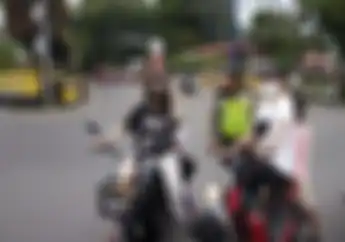 Sering Acuh Dengan Keselamatan Berkendara, Pengguna Motor Listrik Ditegur Polisi