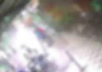Video Pelajar SMK Bonceng 3 Kocar-kacir Jatuh Langsung Dikeroyok Pelajar Lawan di Cempaka Putih