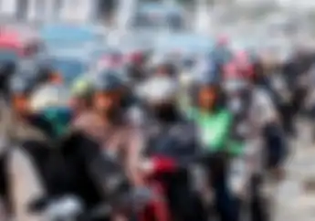 Ratusan Motor dan Mobil Padati Jalan Setiap Hari, Pemerintah Akan Ubah Jam Kerja Kantoran