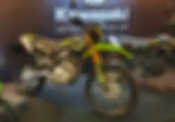 Biar Enggak Penasaran, Ini Perbedaan Motor Kawasaki KLX 230 Terbaru dengan Tipe Lawasnya