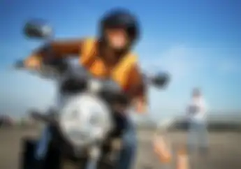 Jadi Target dari Operasi Patuh Jaya 2022, Pemotor Tak Gunakan Helm Harus Ingat Bahaya Fatalnya.