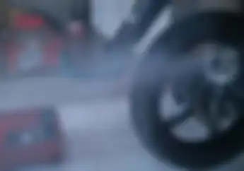 Untuk Tahu Kondisi Mesin Motor Bekas Bisa Dilihat dari Warna Asap Knalpotnya