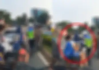 Sering Terjadi Polisi Cabut Kunci Motor Saat Mau Tilang Pemotor, Emangnya Boleh?