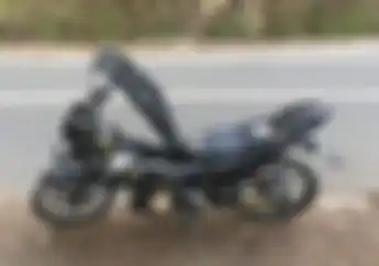 Hilang di Gunung Bromo, Wisatawan Tinggalkan Motor Suzuki Satria FU di Pinggir Jalan