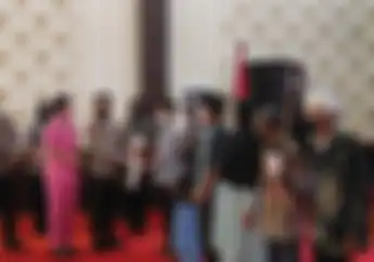 Ibu-ibu Driver Ojol di Medan Terharu Dapat Bantuan Bedah Rumah Polda Sumut, Sering Bocor dan Kebanjiran