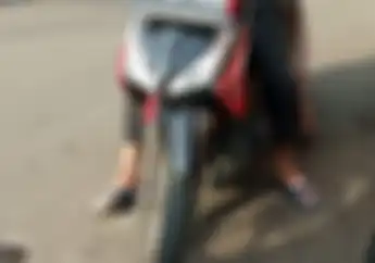 Ramai Pemotor Ditilang Gara-gara Pakai Sandal Jepit Saat Naik Motor, Polisi Bongkar Faktanya
