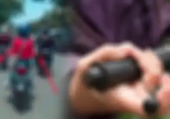Ladies Bikers Banyak Membalikan Tangan Saat mengendarai Motor Ketika Panas Terik Mending Pakai Cara Ini