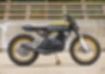 Modifikasi Yamaha RD400 Jadi Motor 2-Tak Gahar Bergaya Street Tracker