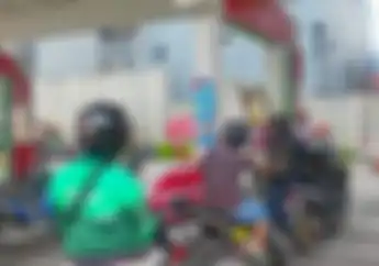 Kaget Setelah Harga Pertalite Tidak Naik, Hari Ini Resmi Harga Pertalite Jadi Rp 10.000 Per Liter